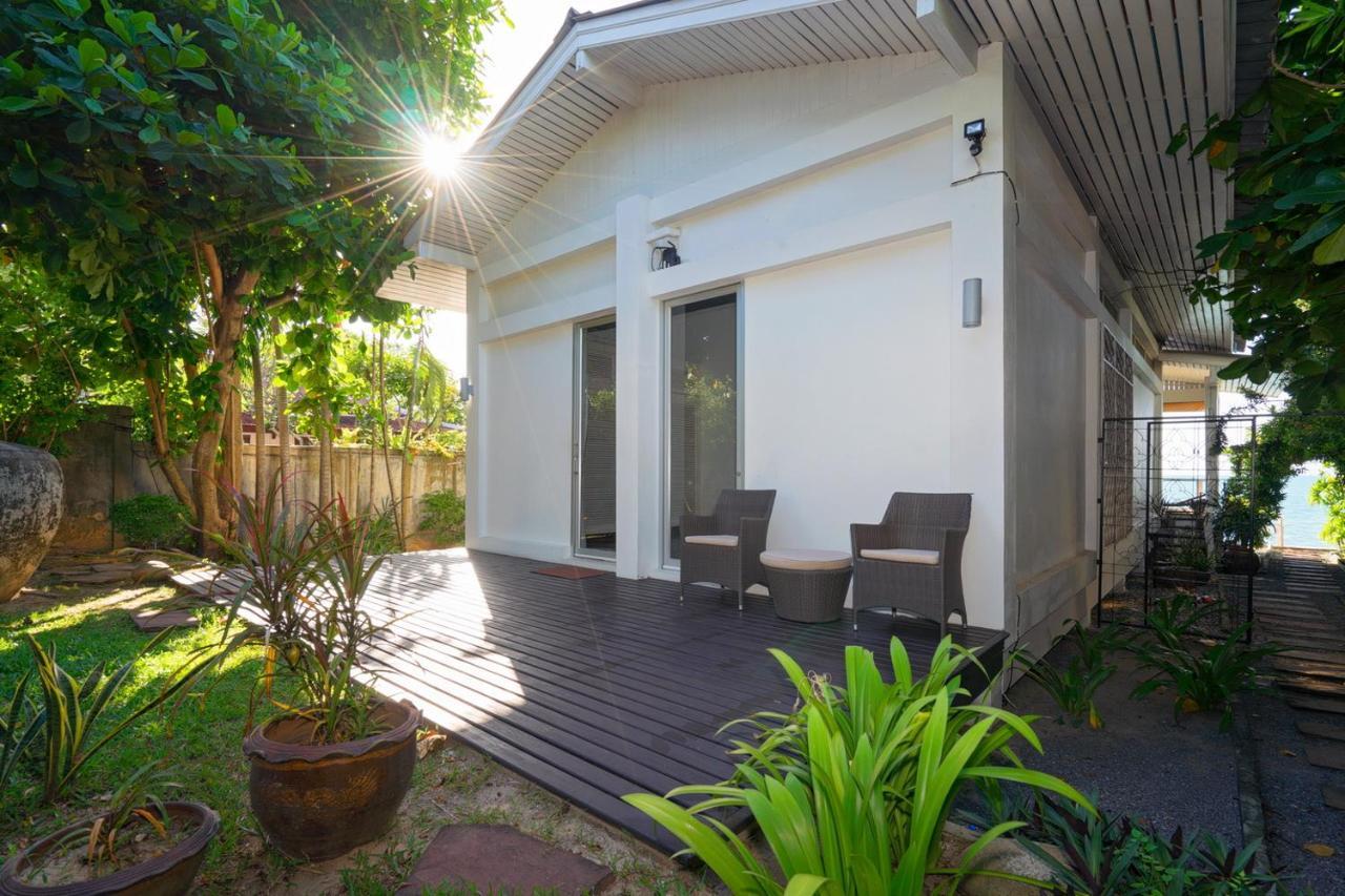 Ban Mok Talay Beachfront Villa Bang Rak Beach  Exterior foto